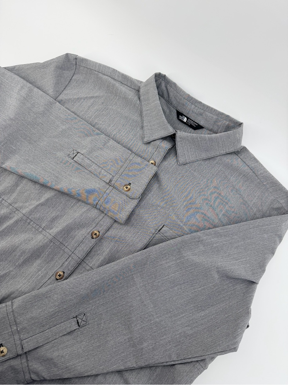 The North Face Women’s Light Gray Long-Sleeve Button Down Shirt size XL